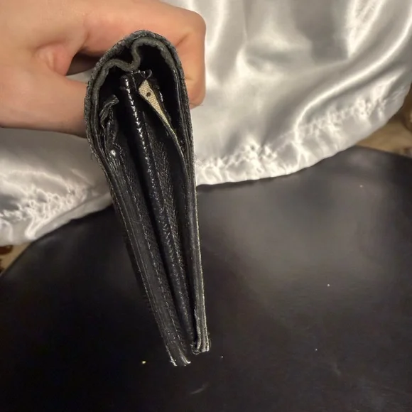 Graphite LV Damier Long Wallet - Picture 9 of 10